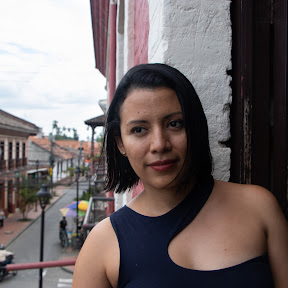 Fotografía a color en primer plano de Ana María Diaz Jordan