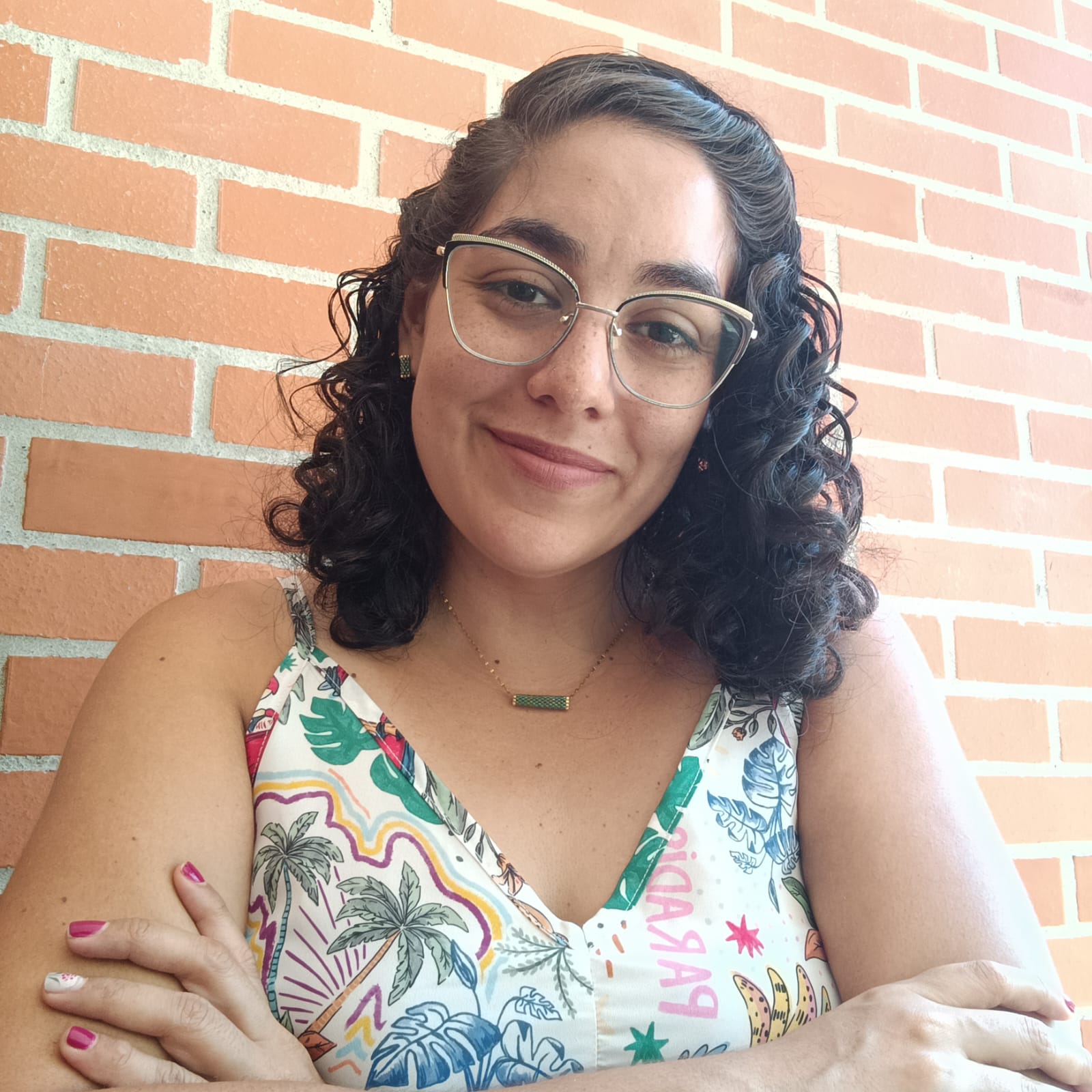 Fotografía a color en primer plano de Nicole Bravo